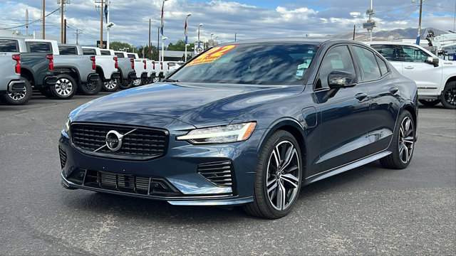 2022 Volvo S60 Recharge Plug-In Hybrid R-Design
