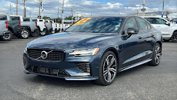 2022 Volvo S60 Recharge Plug-In Hybrid R-Design