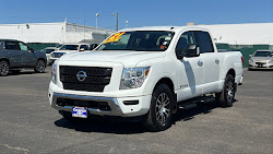 2021 Nissan Titan SV