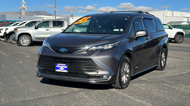 2021 Toyota Sienna XLE