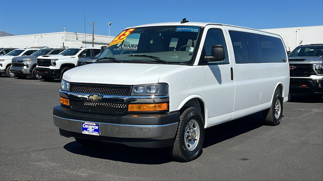 2025 Chevrolet Express Passenger LT